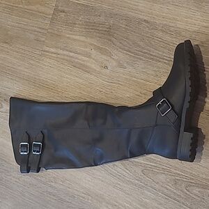 Black knee high biker boot size 6